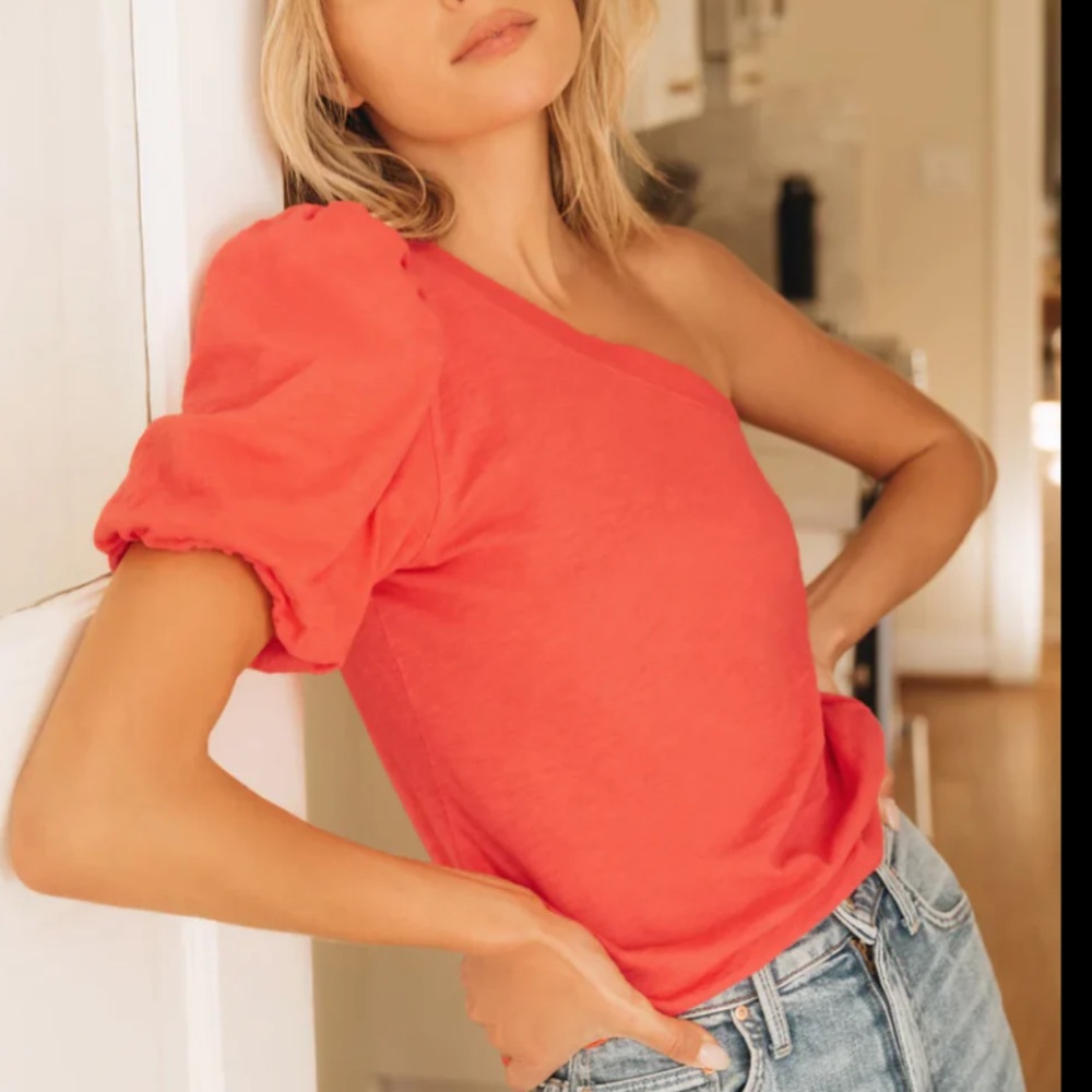 Z SUPPLY Penelope One Shoulder Tee